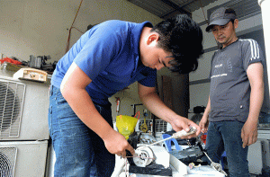 Mac-Thai-Buoi-co-nhu-cau-sua-chua-may-giat-cao-o-Ha-Noi